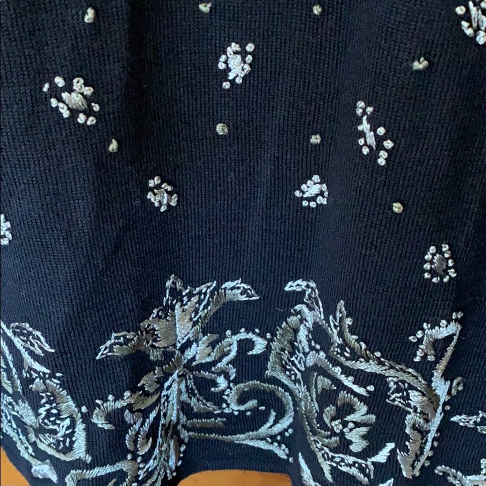 Embroidered tunic - Picture 2 of 3